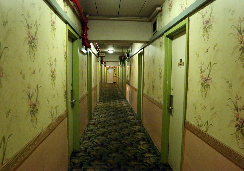 Kew Motor Inn Hallway